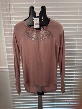 Long-Sleeve Lace Top in Dusty Rose